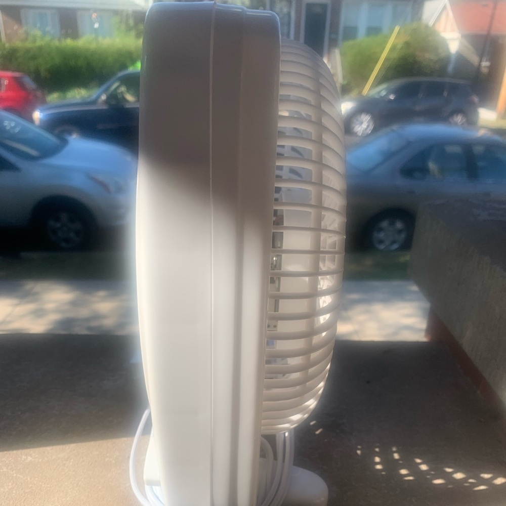 Climate Keeper Box Fan - Picture 3 of 7
